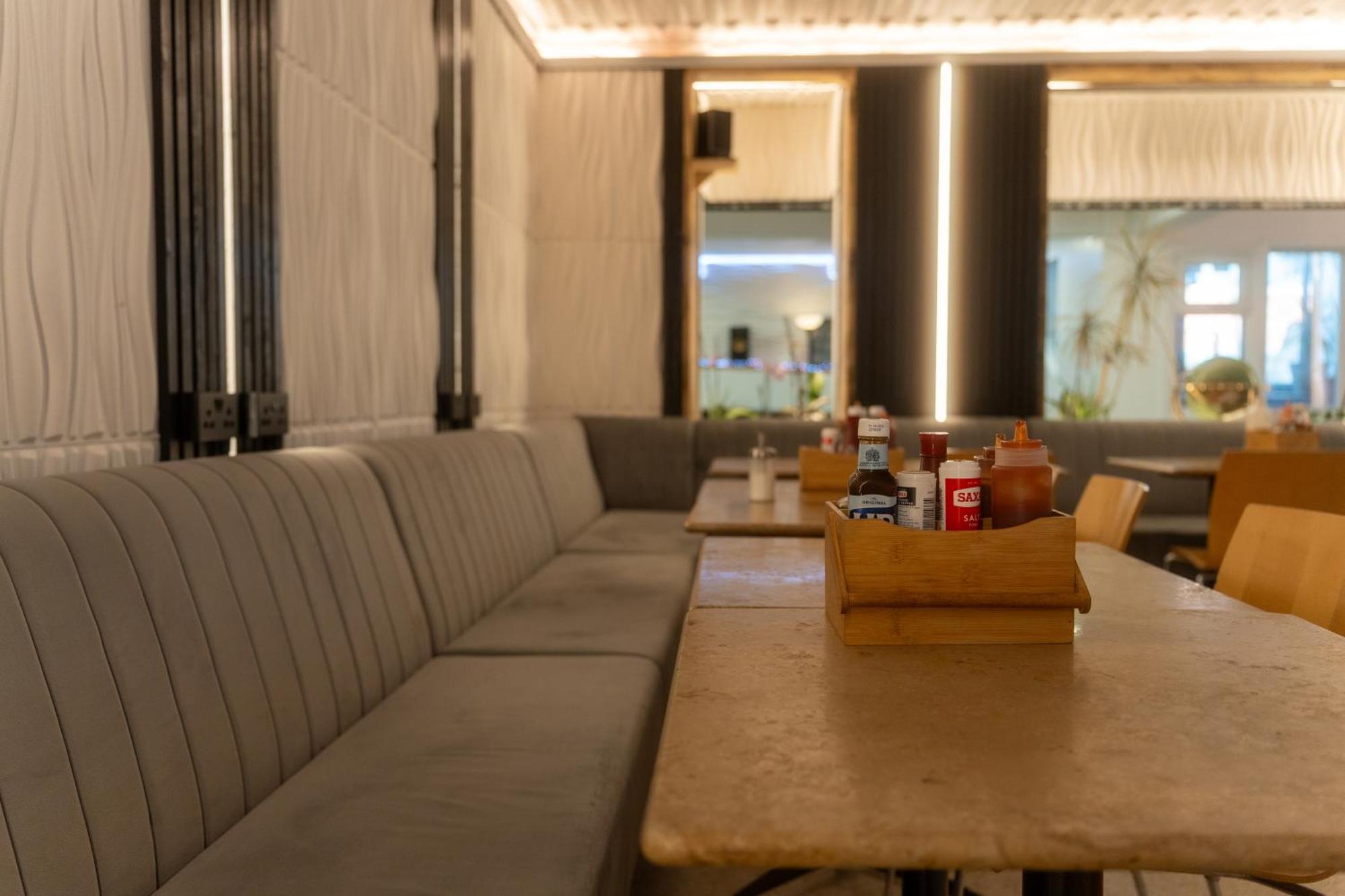Abbey Point Hotel Вэмблей Экстерьер фото